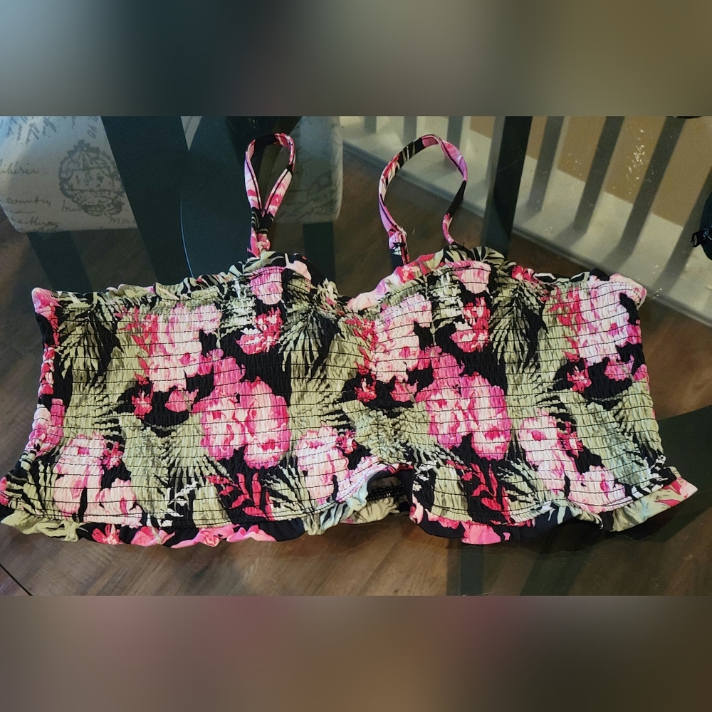 NWOT! CROP TOP